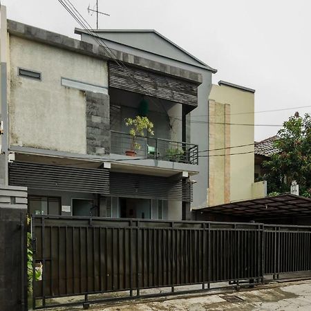 Reddoorz Syariah Near Pondok Indah Mall 3 Dżakarta Zewnętrze zdjęcie